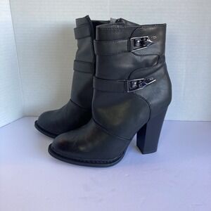 Just Fab Boots Women 6.5 Pavlik Black Faux Leather Side Zip Heeled Buckle Accent